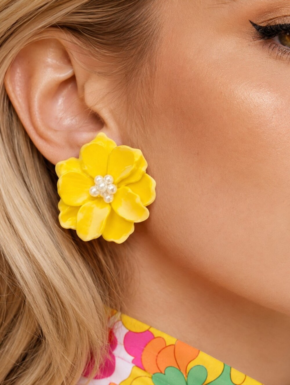 MODCLOTH SUNSHINE FLORAL CAMILLE EARRINGS 2